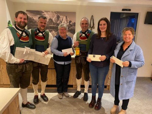 3edc2cf7-c523-4d16-87dd-a63bf14dc4e7 1